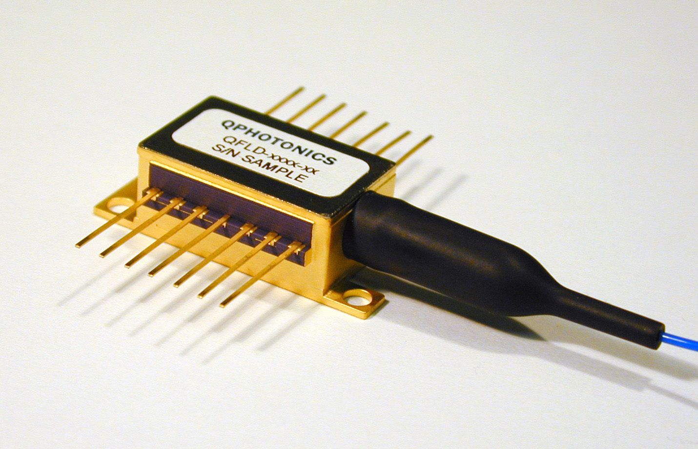 Wavelength stabilized single mode fiber coupled laser diode 30mW @ 633nm, QFBGLD-633-30